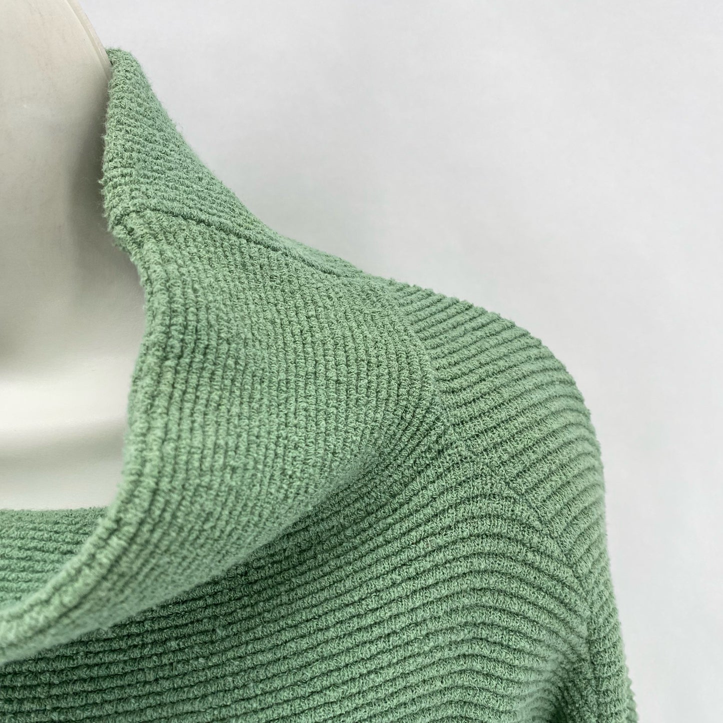 Size L FREE PEOPLE Sweater