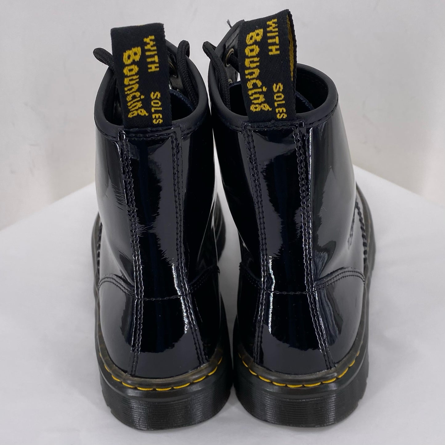 Black W Shoe Size 7 DR. MARTENS Boots
