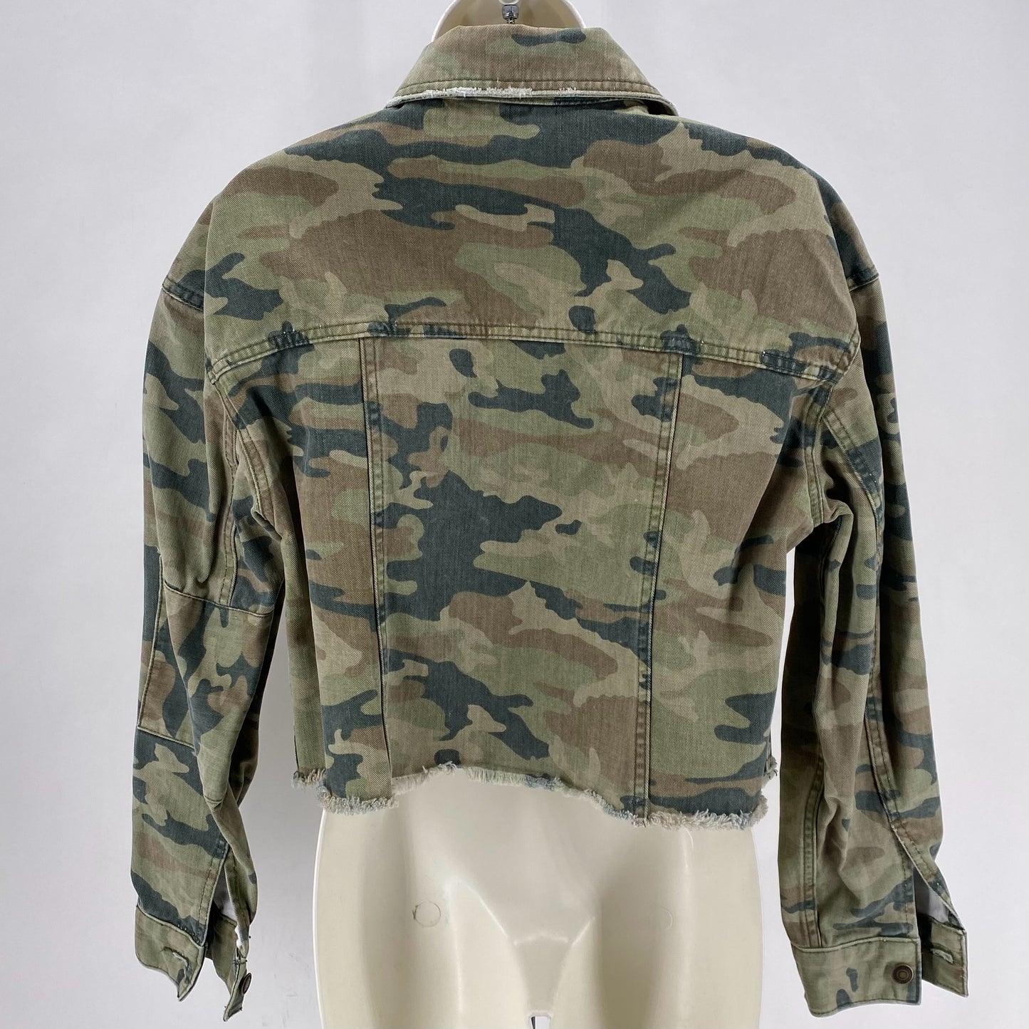 Size XS FREE PEOPLE Camoflage Jacket