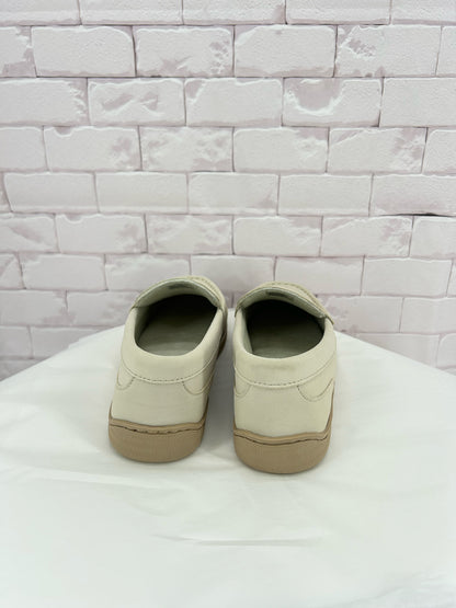 Beige W Shoe Size 11 Flats