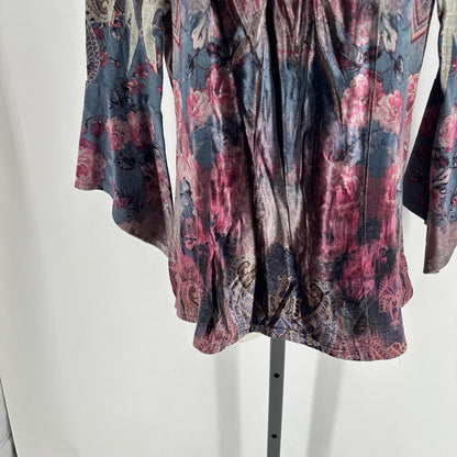 Size M world unity Floral Shirt