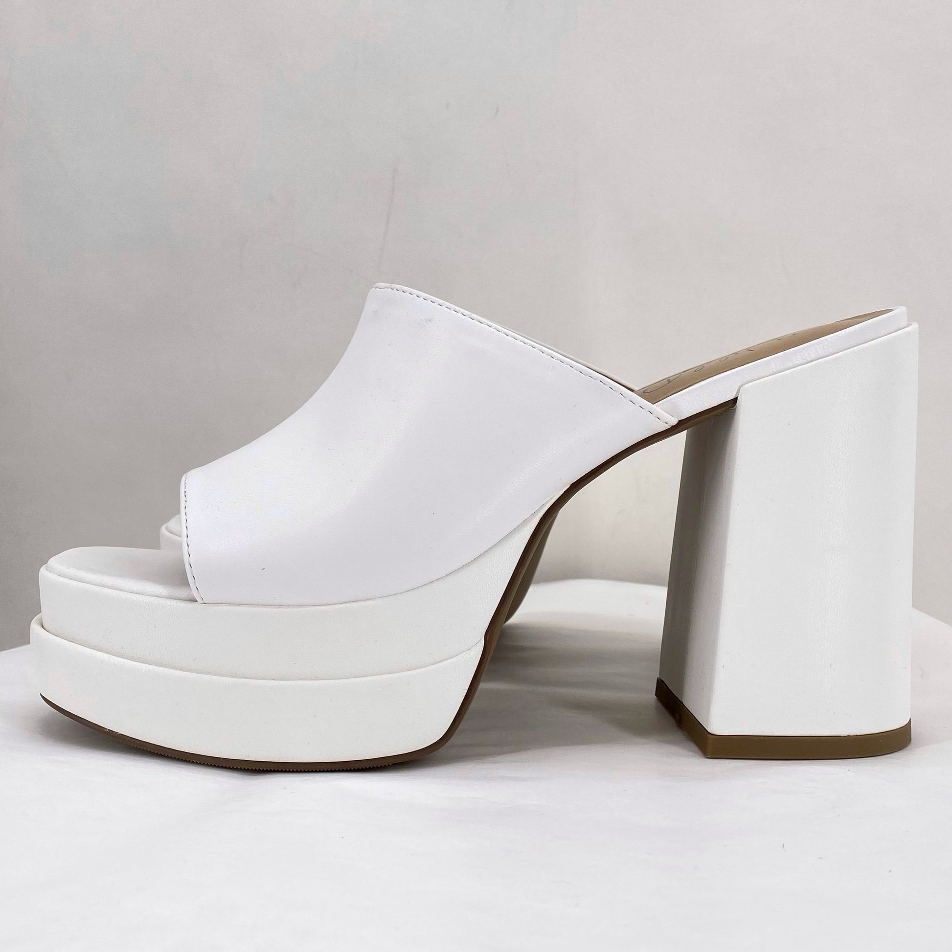 White W Shoe Size 10 WILD PAIR Sandals – Karen's Kloset