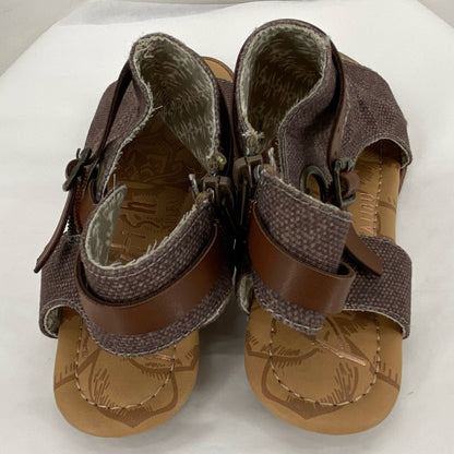 BROWN W Shoe Size 7 BLOWFISH Sandals