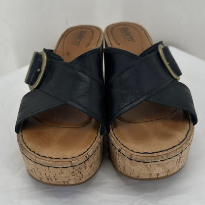 Black W Shoe Size 8 BORN Sandals