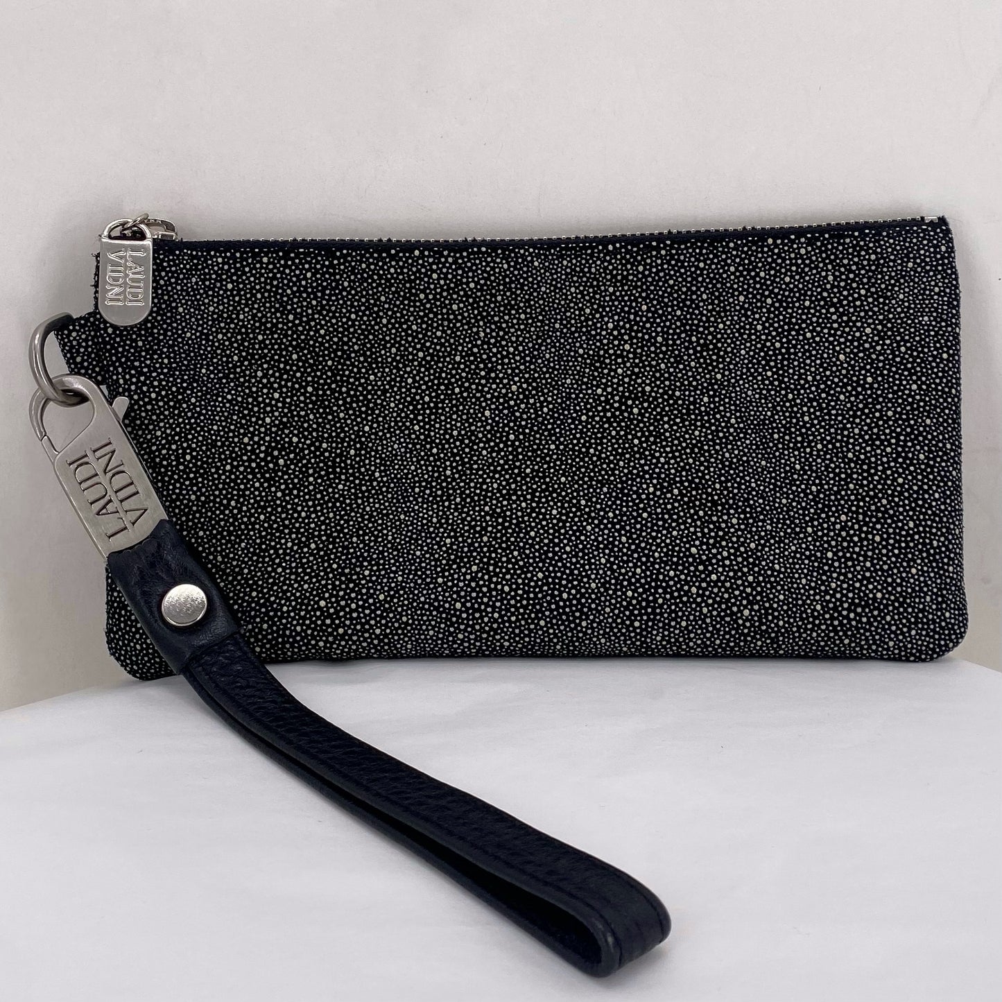 BLACK/WHITE Wristlet
