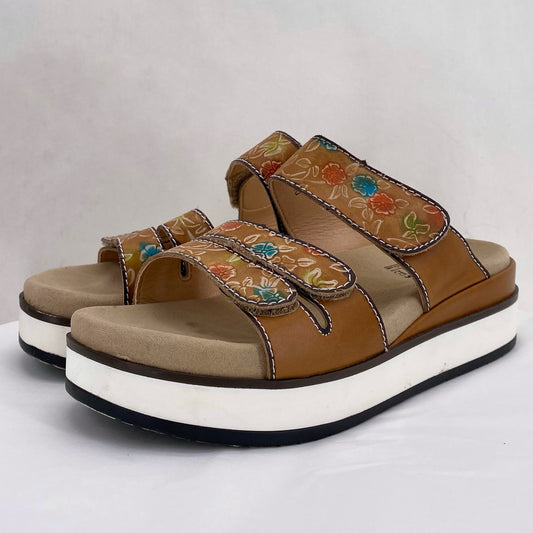 Tan W Shoe Size 7.5 L'ARTISTE Sandals