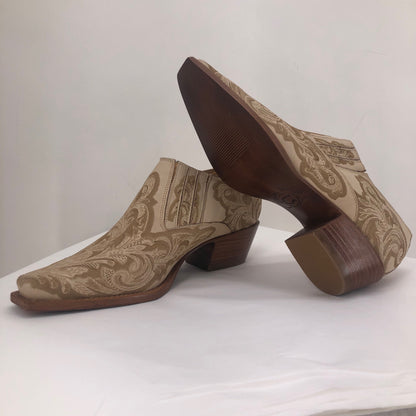 Cream W Shoe Size 6.5 CHARLIE HORSE shooties/booties