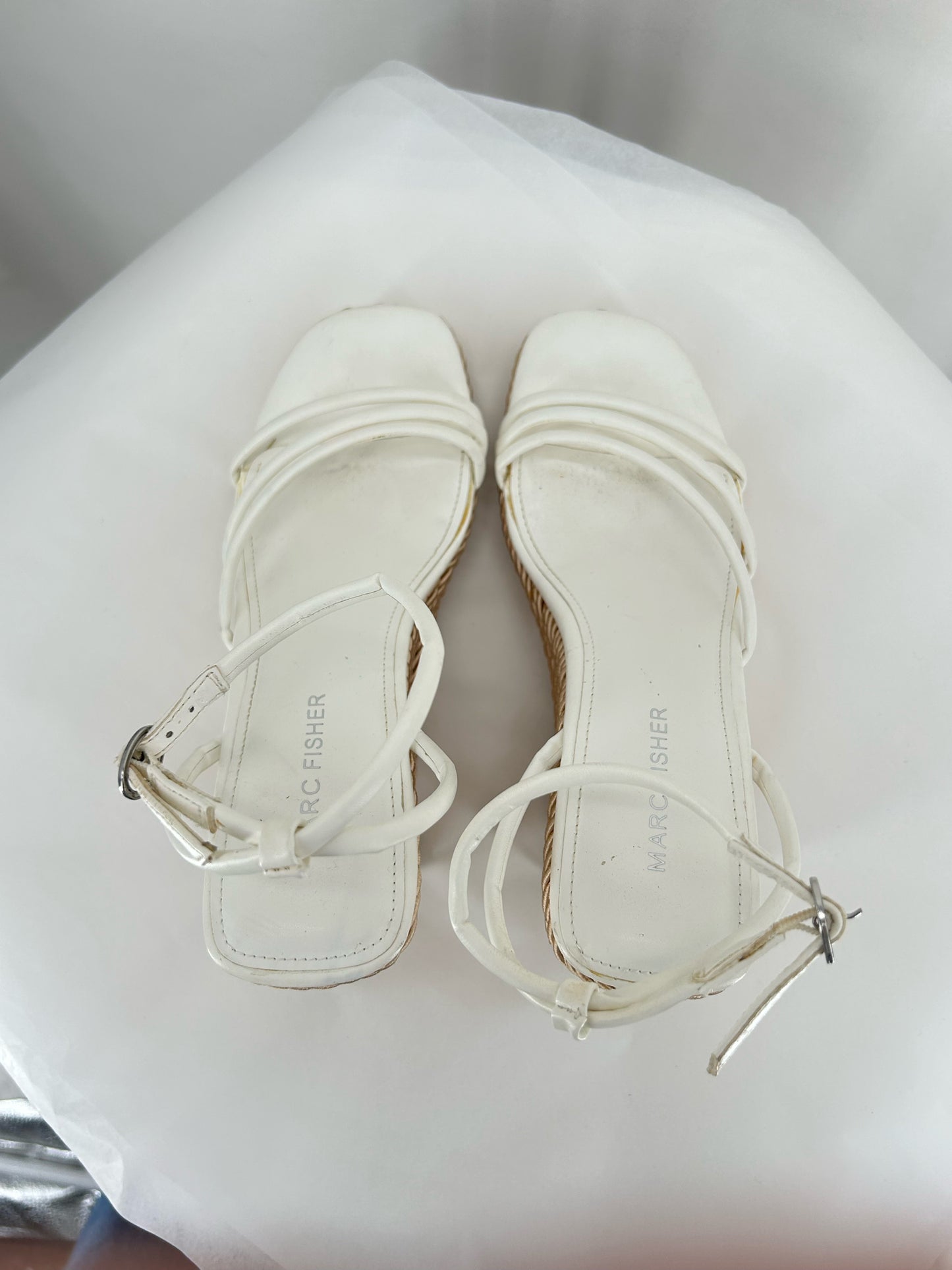 White W Shoe Size 8 MARC FISHER Wedge
