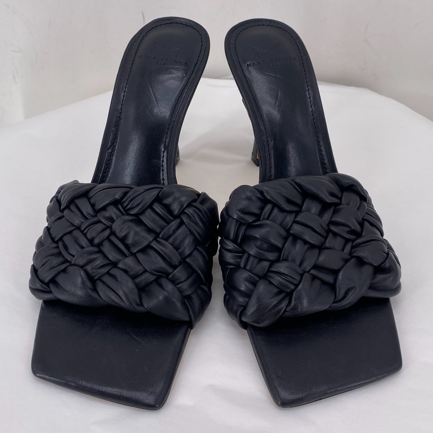 Black W Shoe Size 8 MARC FISHER Sandals