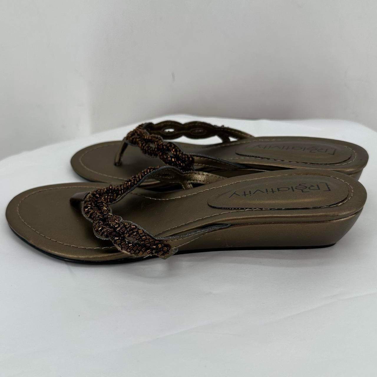 GOLD W Shoe Size 7 RELATIVITY Sandals