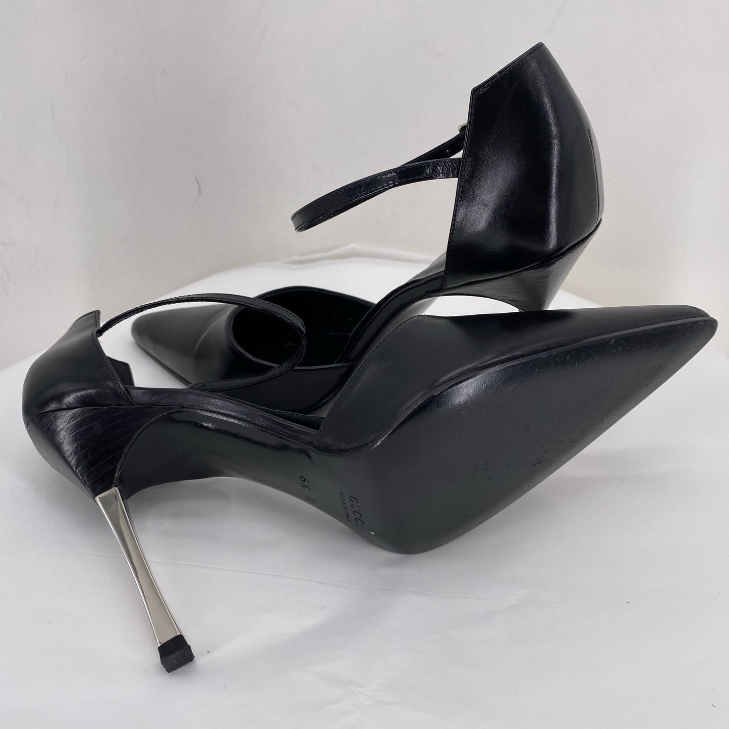 Black W Shoe Size 6.5 GUCCI Heels