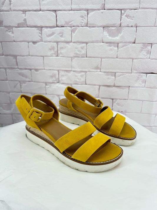 Yellow W Shoe Size 8.5 FRANCO SARTO Sandals