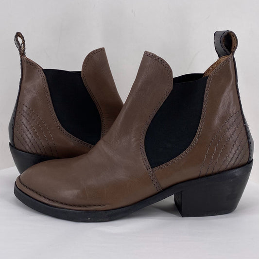 BROWN W Shoe Size 36 shooties/booties