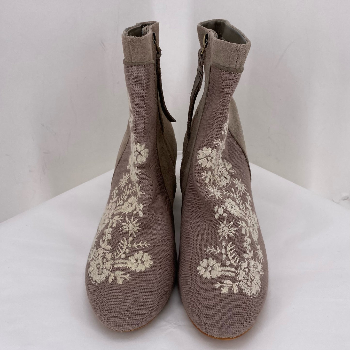 Tan W Shoe Size 8.5 TOMS Boots