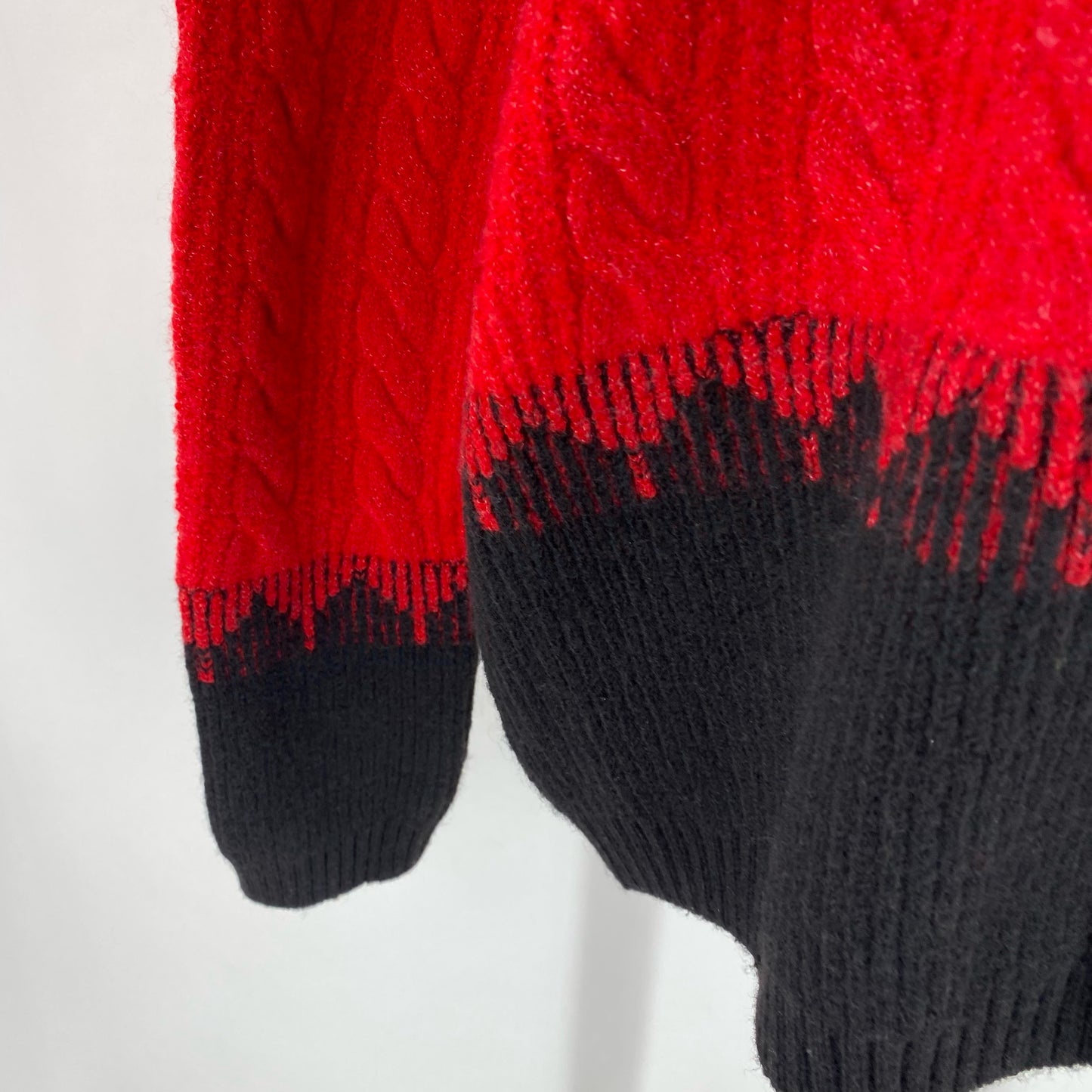 Size XL LIZ CLAIBORNE Sweater