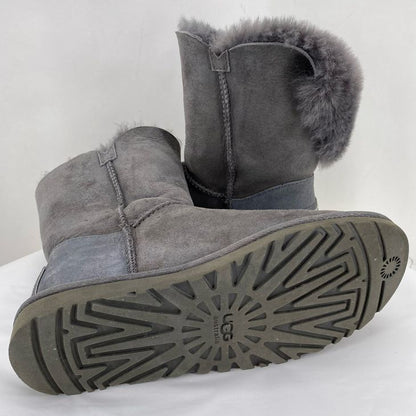 Gray W Shoe Size 6 UGG Boots