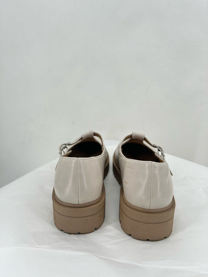 LT TAN W Shoe Size 9 SODA Flats