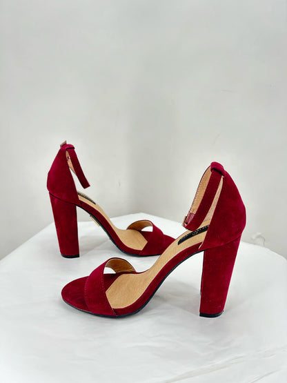 Burgundy W Shoe Size 7 Heels