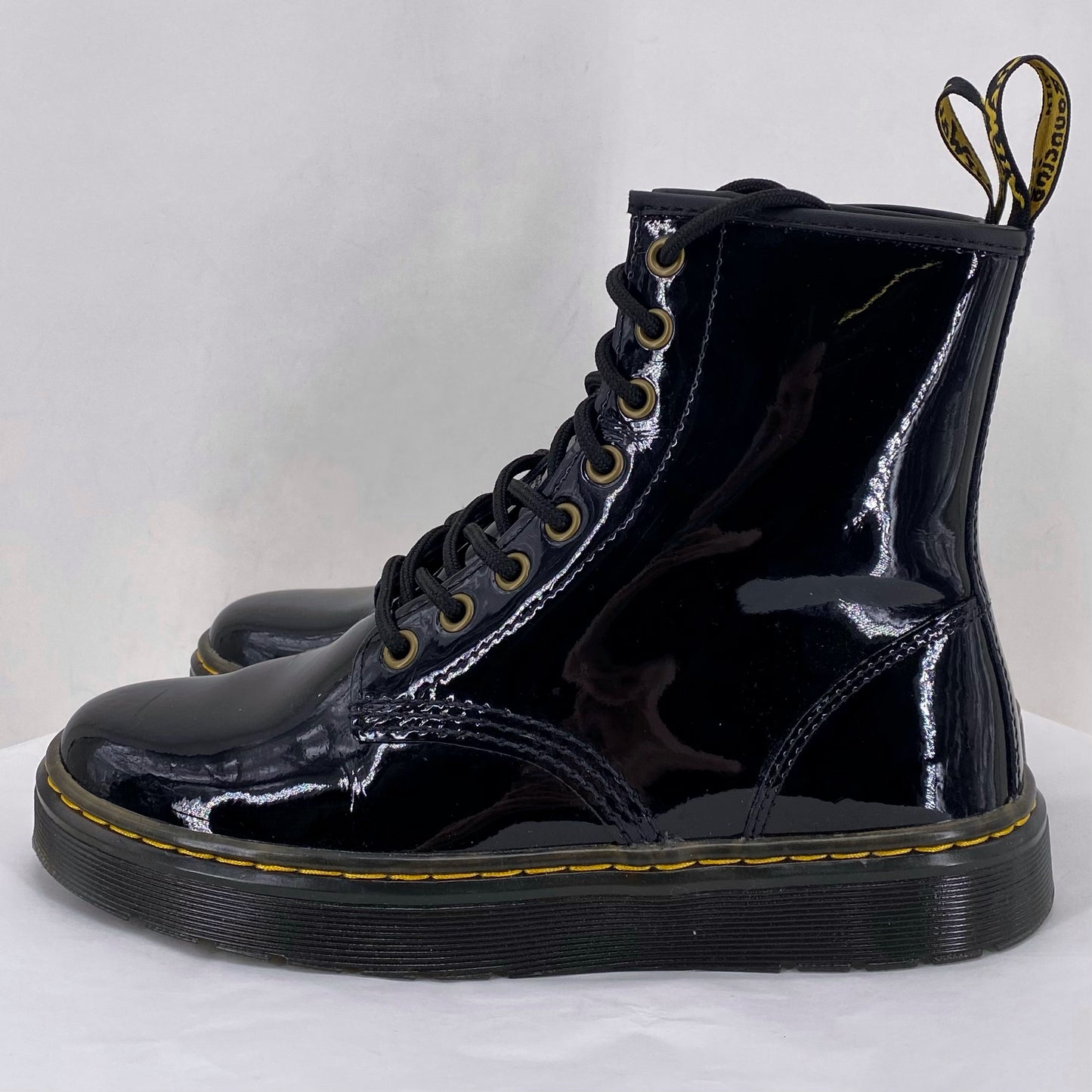 Black W Shoe Size 7 DR. MARTENS Boots
