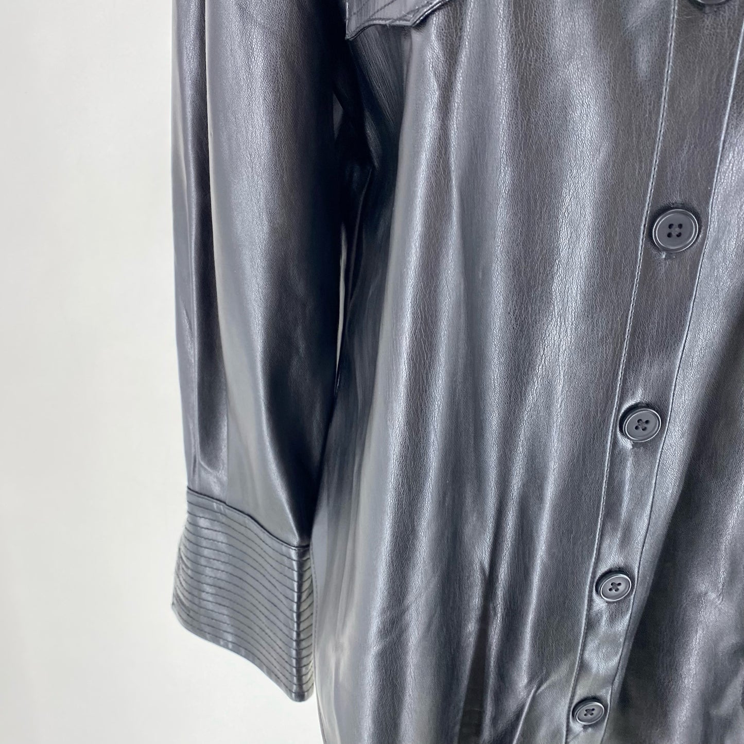 Size S BB DAKOTA Shirt