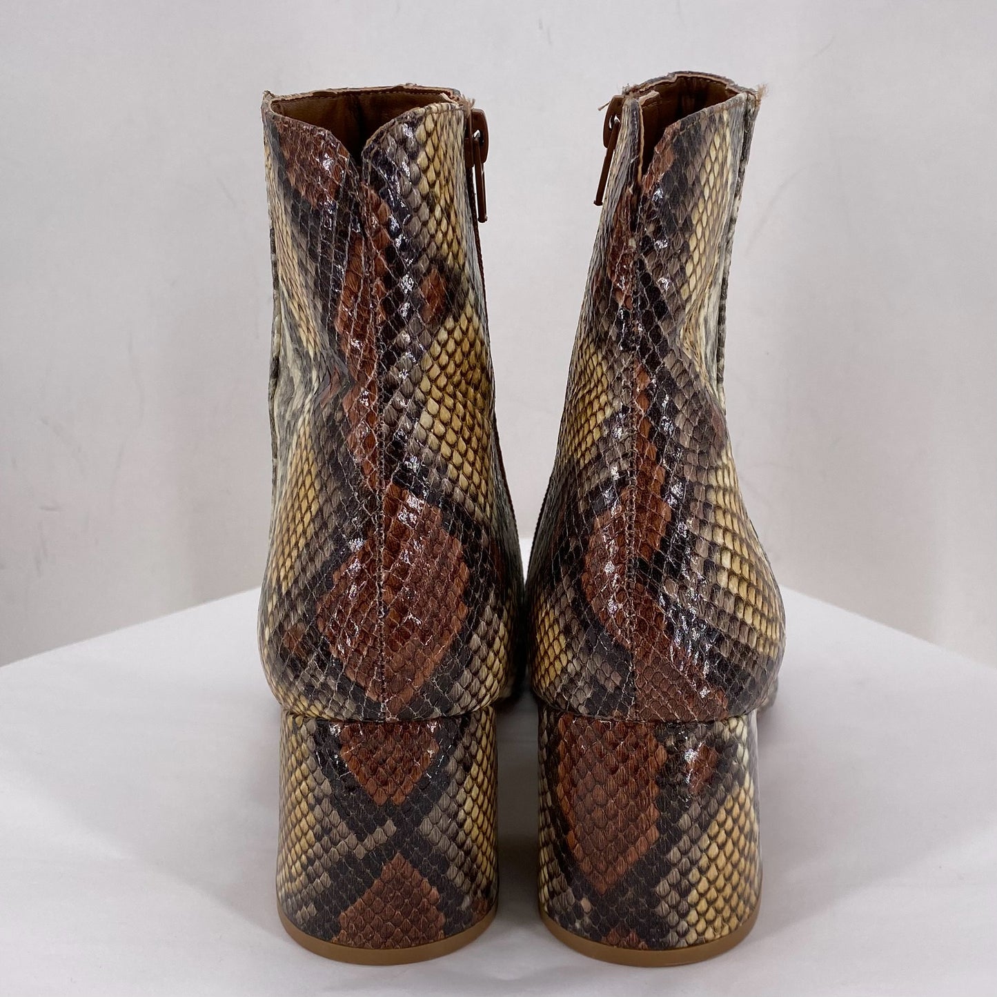 Multi-Color W Shoe Size 8 CHINESE LAUNDRY Boots