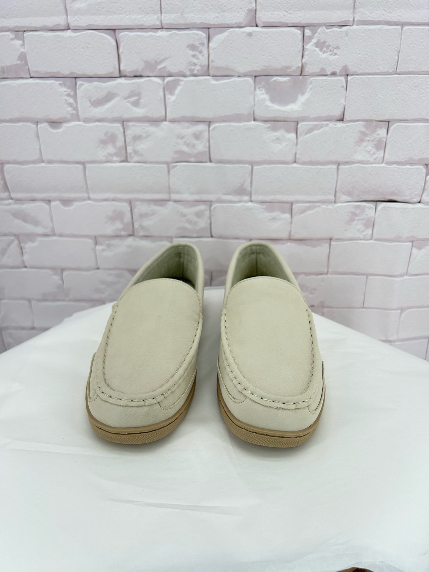 Beige W Shoe Size 11 Flats