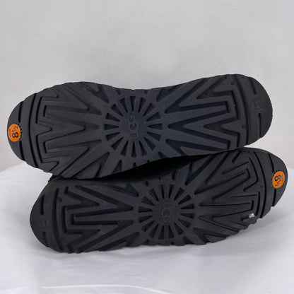 Black W Shoe Size 8.5 UGG Boots