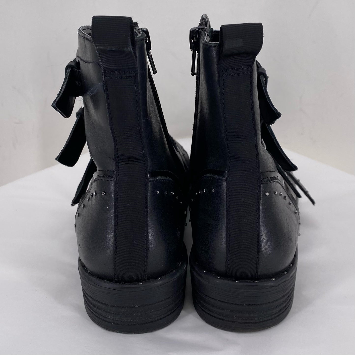 Black W Shoe Size 7.5 STEVE MADDEN shooties/booties