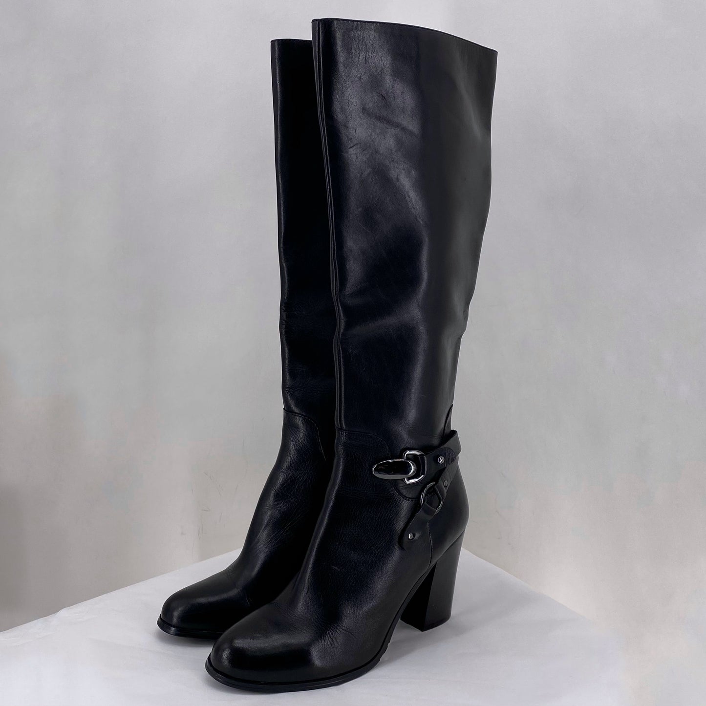 Black W Shoe Size 8 TAHARI Boots
