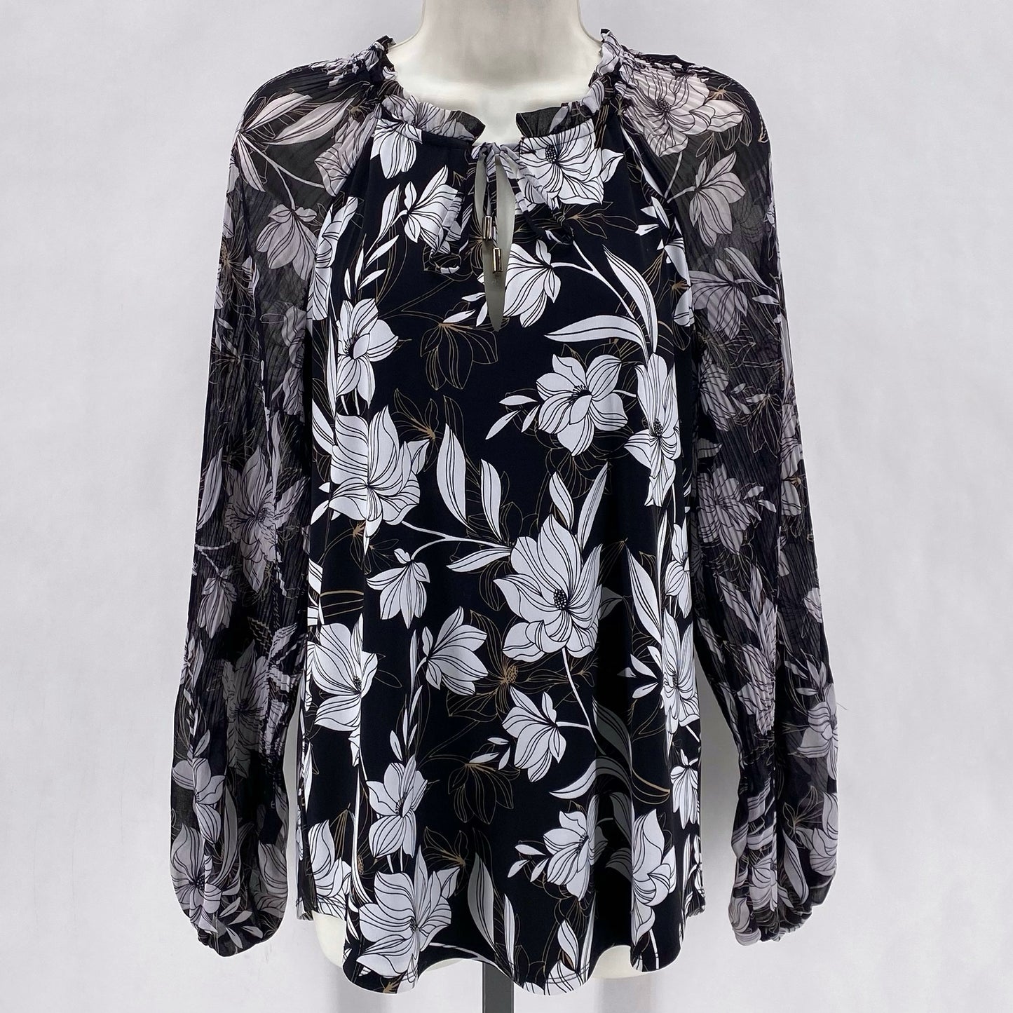 Size M WHITE HOUSE BLACK FLOWERS Shirt