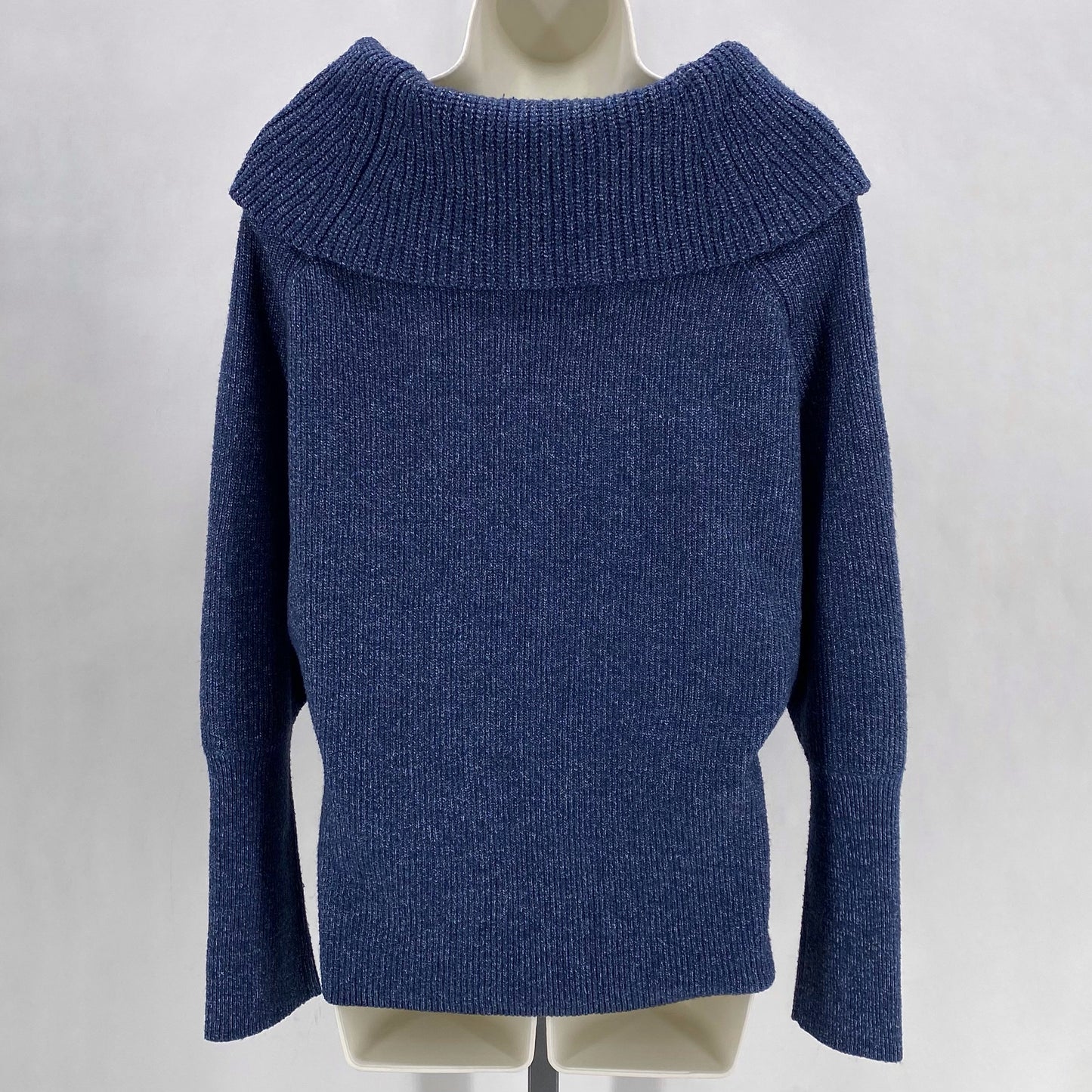 Size M WHITE HOUSE BLACK Sweater