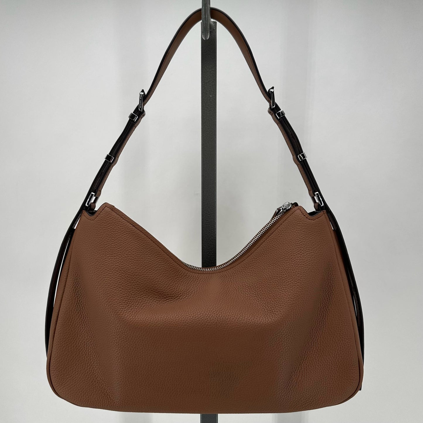 Camel MICHAEL KORS Leather Pebbeled Leather Shoulder Bag