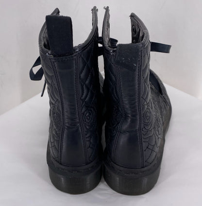 Black W Shoe Size 6 DR. MARTENS Boots