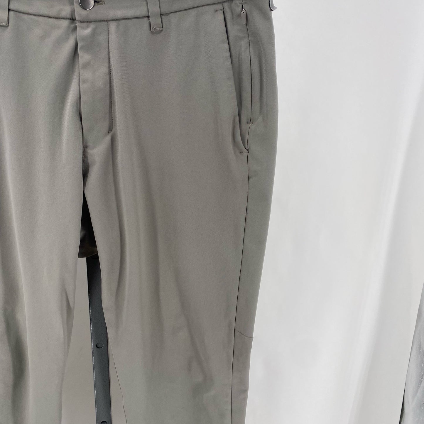 Taupe Size 33 LULULEMON Men's Apparel