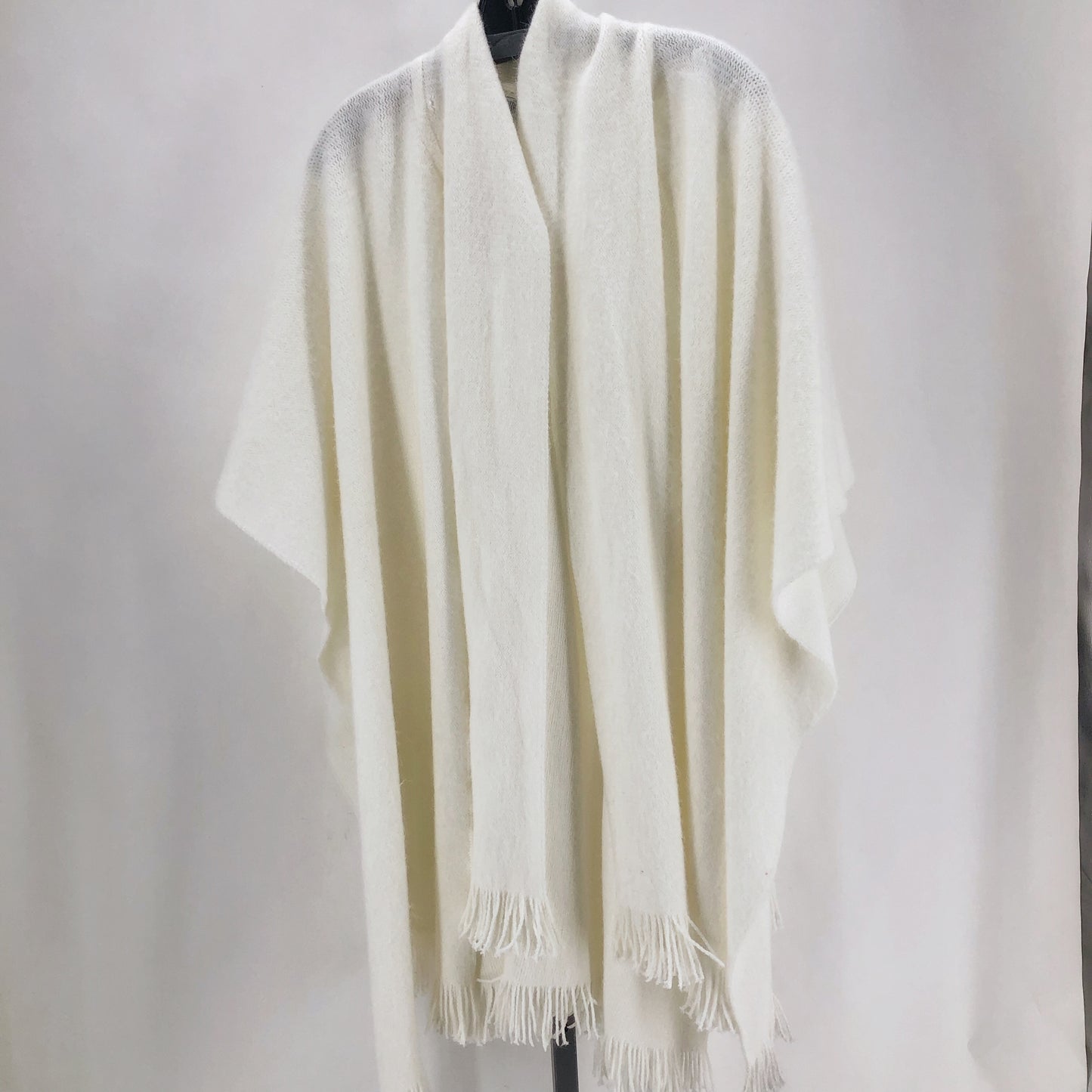 Size One Size AMANDA SMITH PONCHO