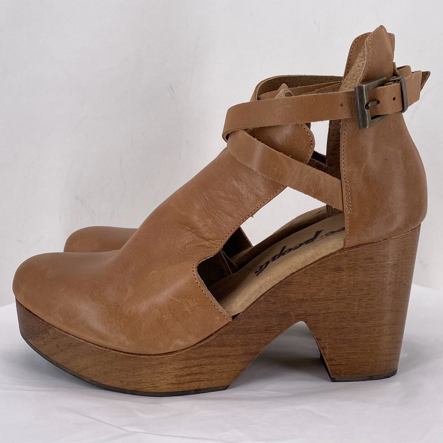 BROWN W Shoe Size 38 FREE PEOPLE Heels