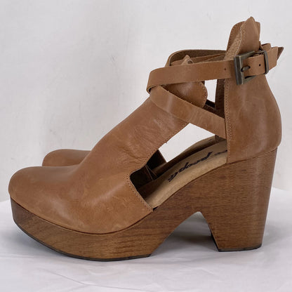 BROWN W Shoe Size 38 FREE PEOPLE Heels