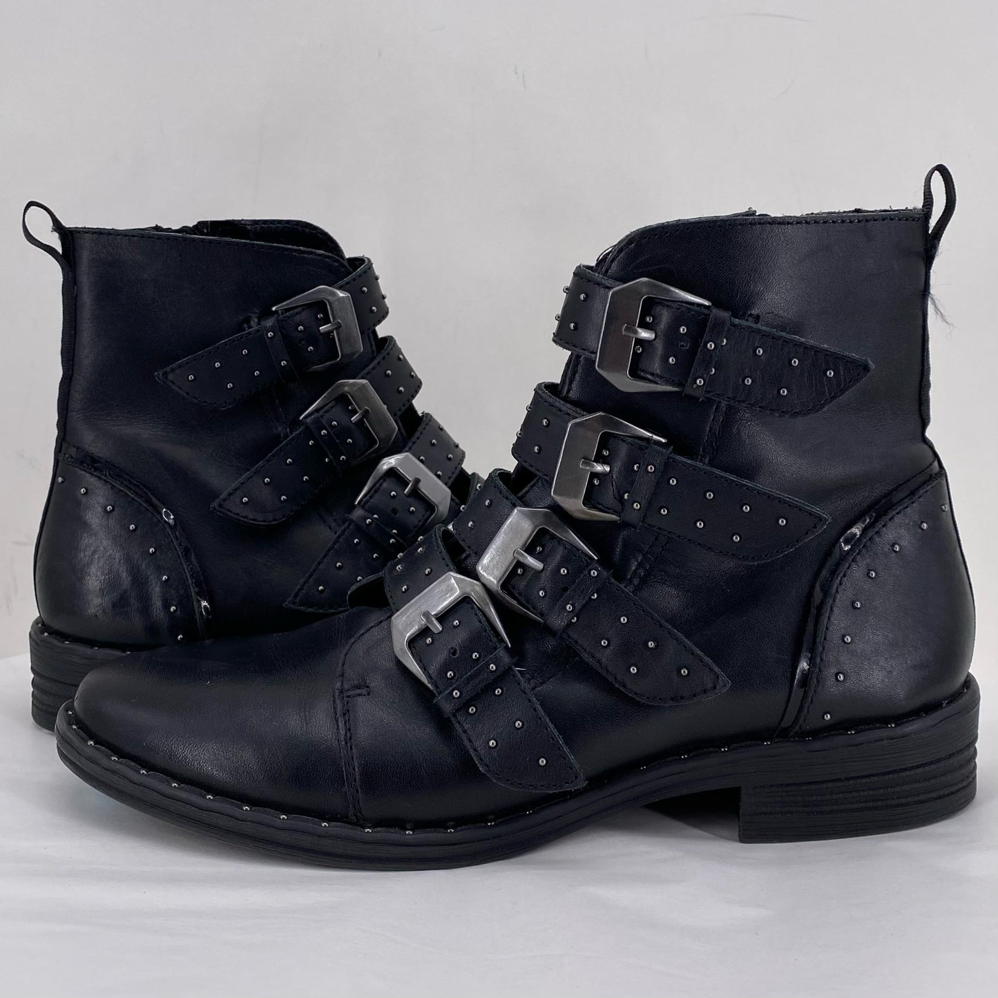 Black W Shoe Size 7.5 STEVE MADDEN shooties/booties