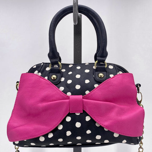 BLACK/WHITE BETSEY JOHNSON Shoulder Bag
