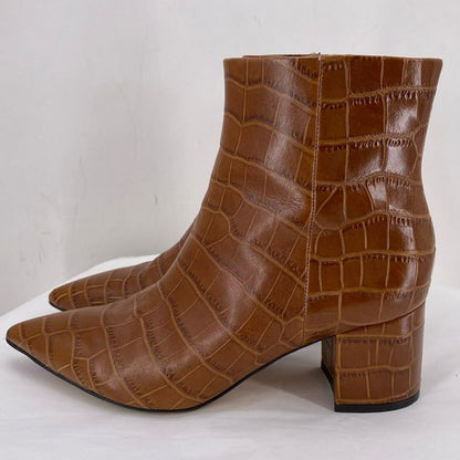 DARK CARAMEL W Shoe Size 8 MARC FISHER Boots