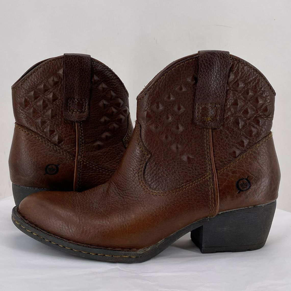 BROWN W Shoe Size 6 BORN Boots