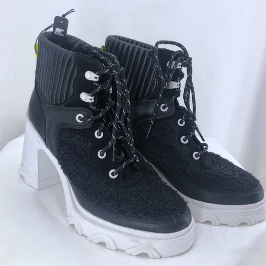 Black W Shoe Size 9.5 SOREL shooties/booties