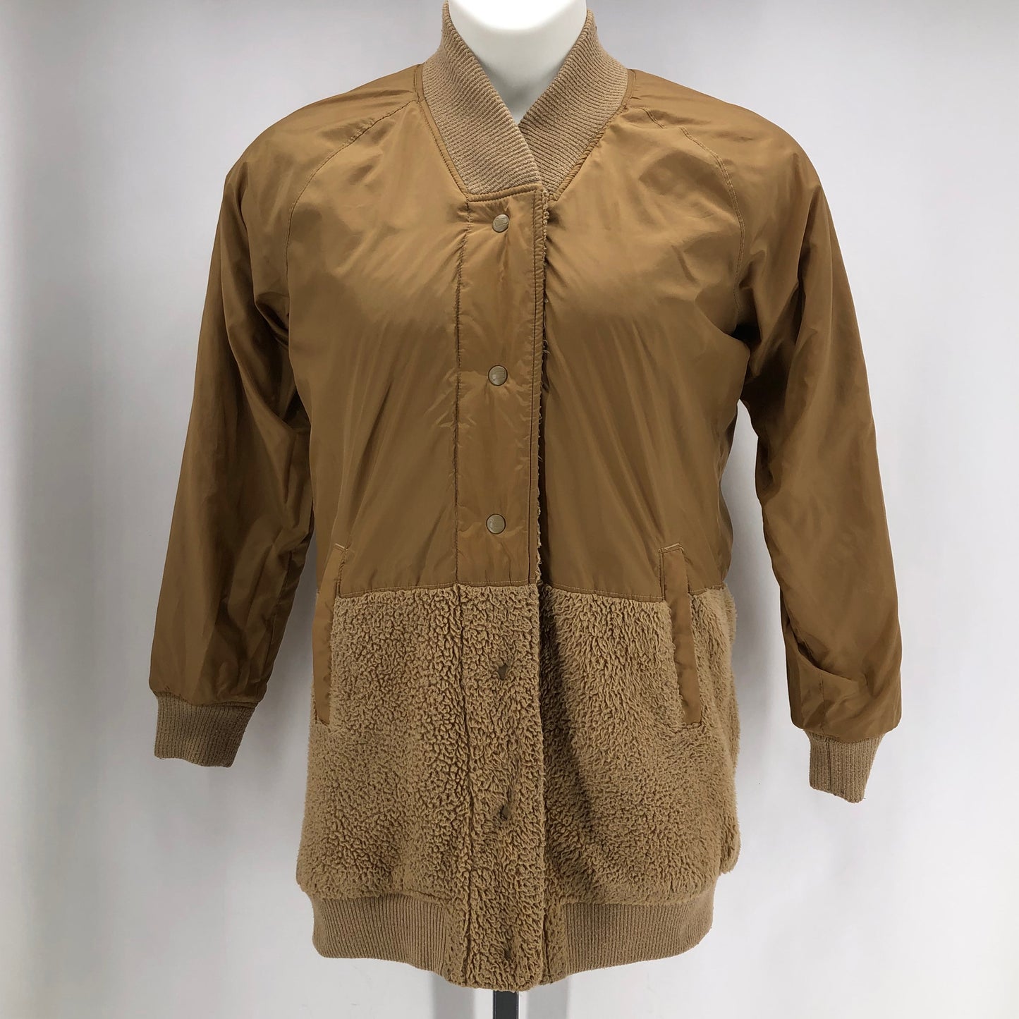 Size M/L WOOLRICH Nylon Jacket (Outdoor)