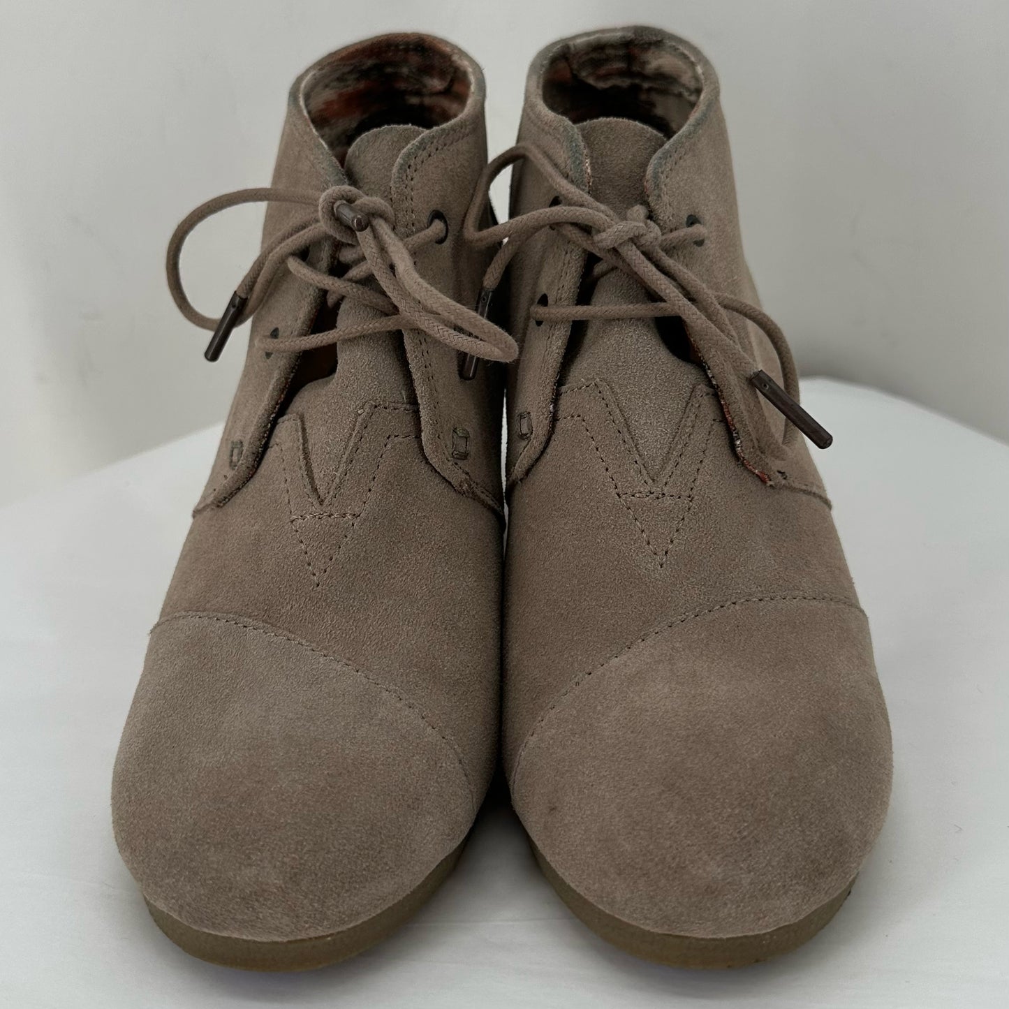 Taupe W Shoe Size 8 TOMS shooties/booties