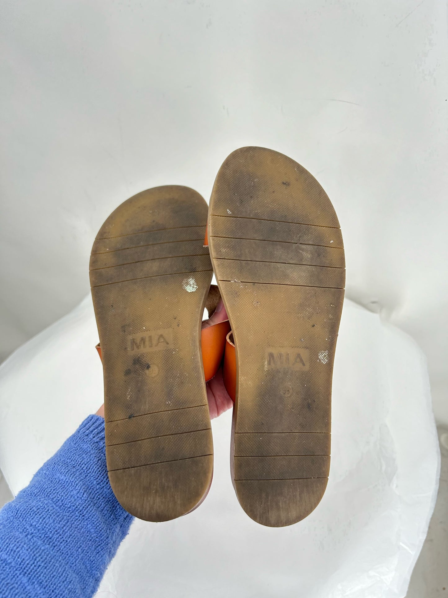 BROWN W Shoe Size 9.5 MIA Sandals