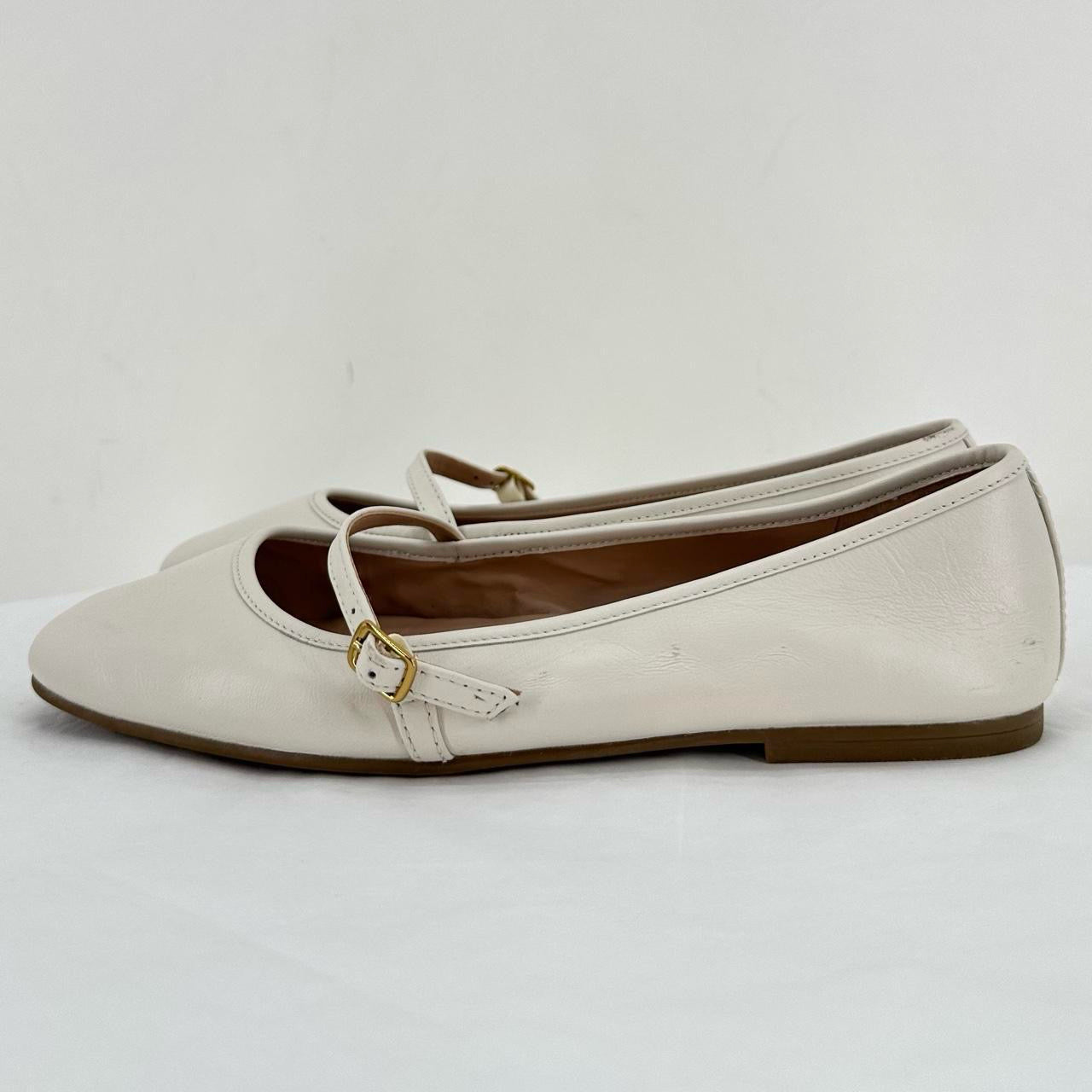 off white W Shoe Size 7 COLE HAAN Flats