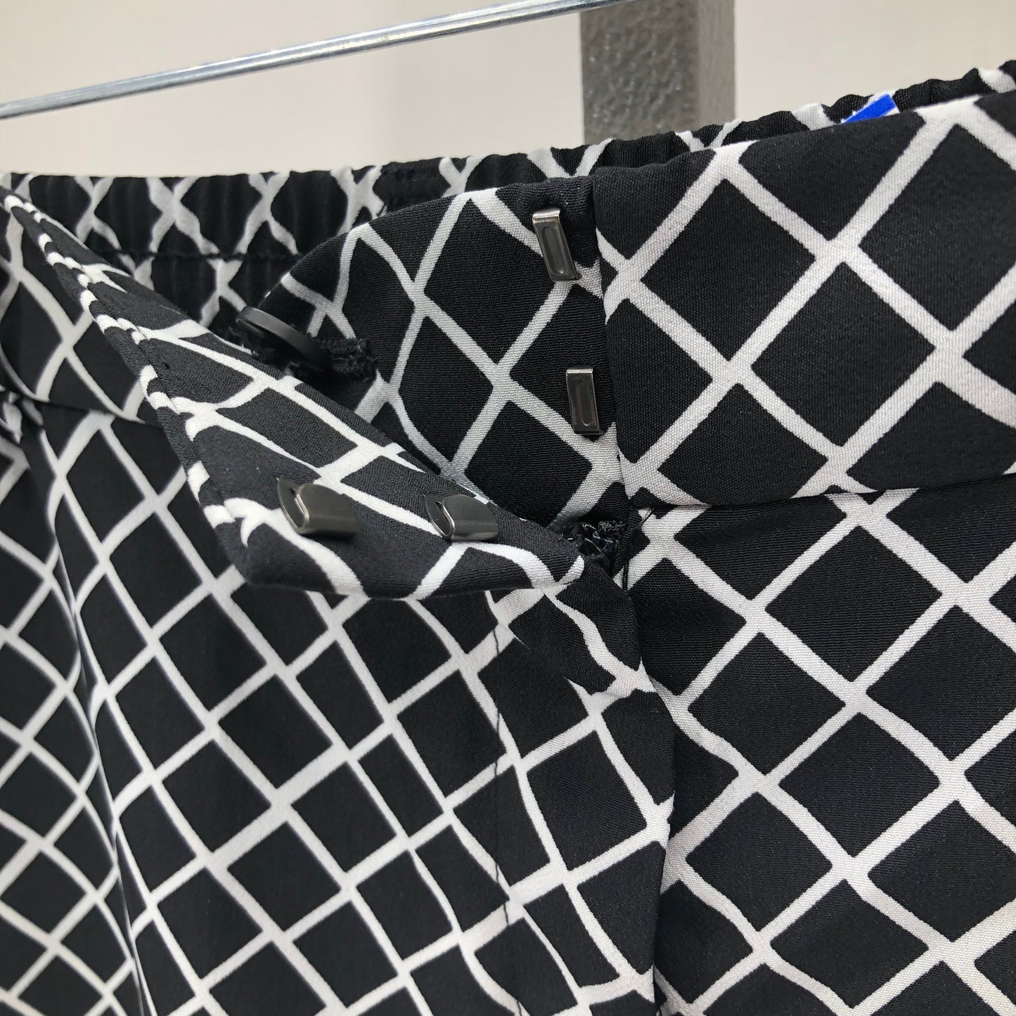 Size 10 LIMITED SQUARES Shorts