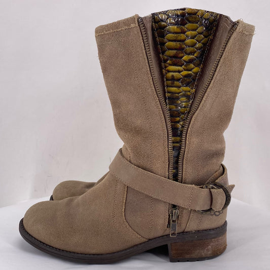 BROWN W Shoe Size 7.5 UGG Boots