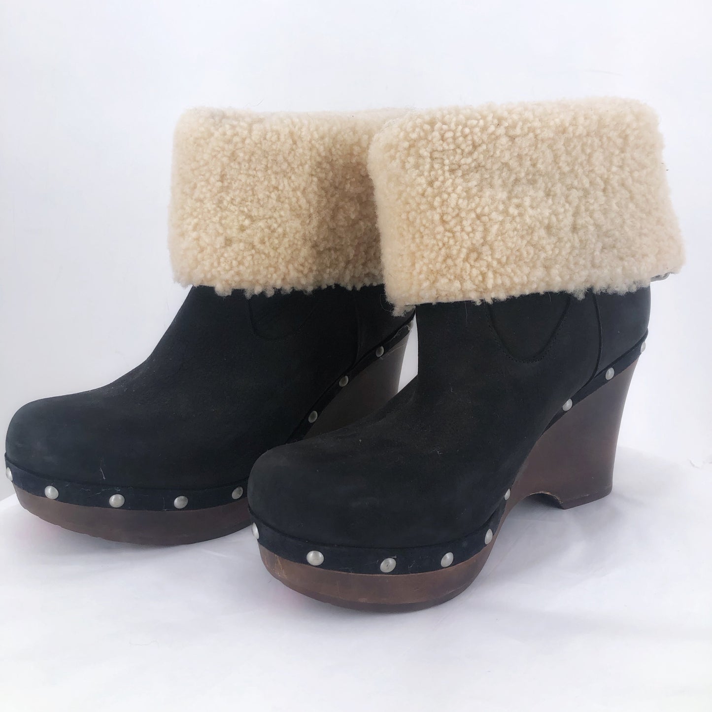 Black W Shoe Size 9 UGG Boots