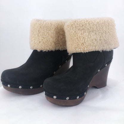 Black W Shoe Size 9 UGG Boots